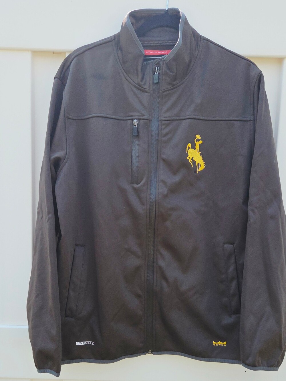 Men's Brown Softshell Jacket with Wyoming Cowboys Logo Size Medium NWT